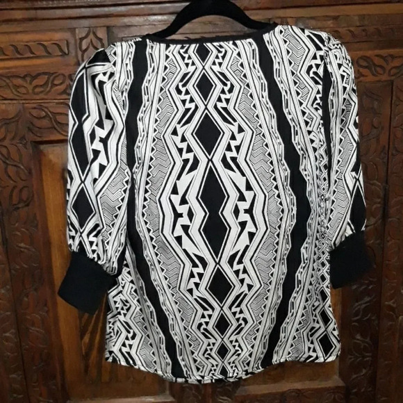 SOLE MIO Silk Black & White Graphic Blouse - Picture 4 of 6